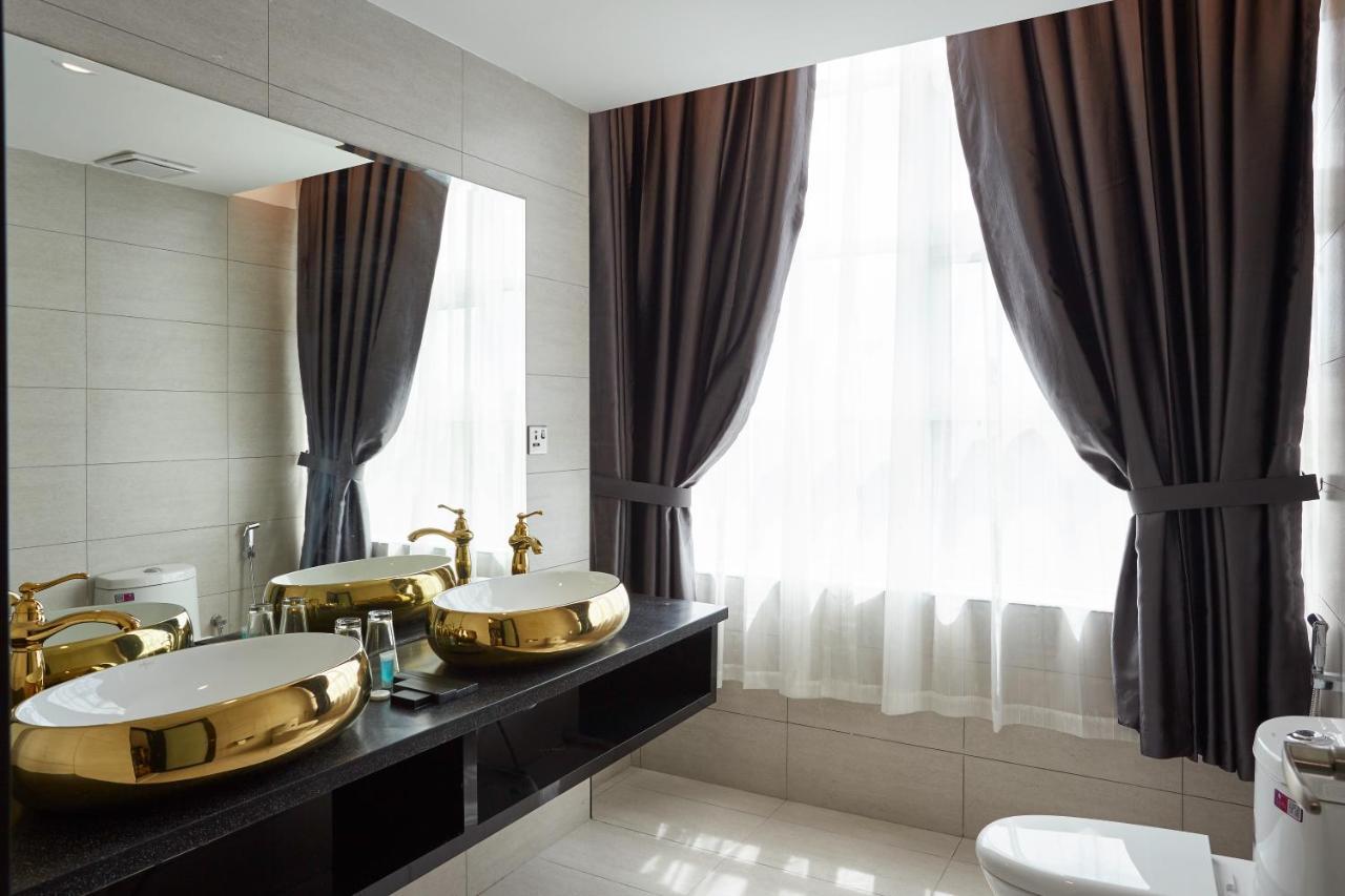 Dream Luxury Hotel Muar Exterior photo