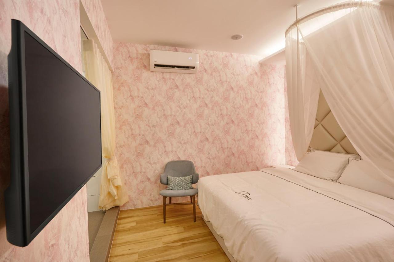Dream Luxury Hotel Muar Exterior photo